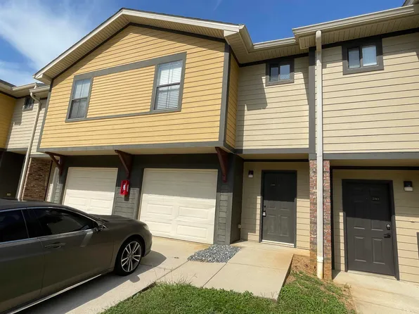 2310 Timber Oaks Ln, Tallahassee, FL 32304