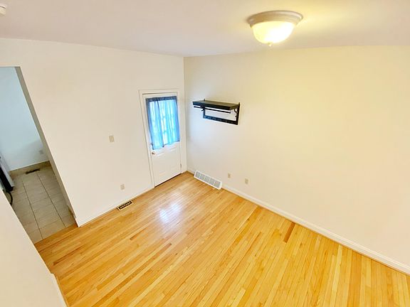 2nd image of 1029 Kimball St #1