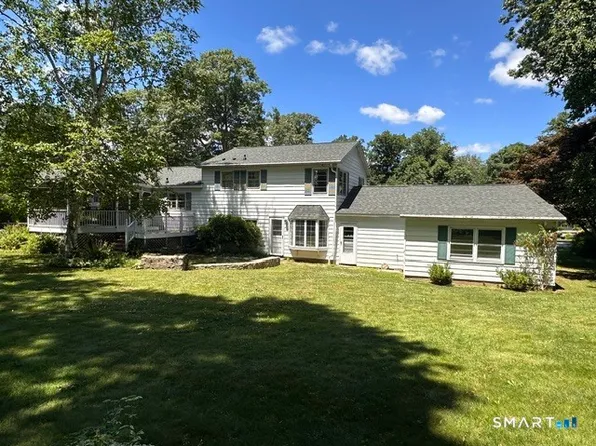 18 Oakridge Drive, Ledyard, CT 06335