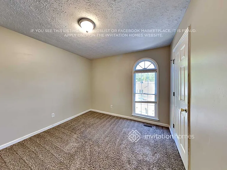 980 Burning Bush Dr — Photo 12