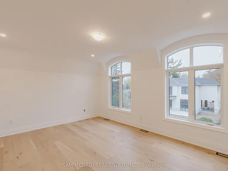 243 Prince George Cres — Photo 26