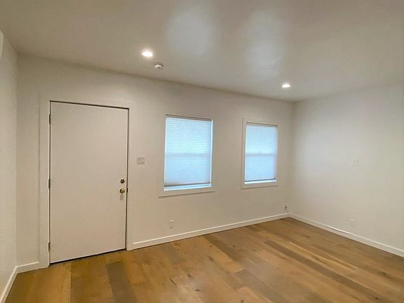 4th image of 1062 N Avenue 50