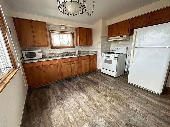 3rd image of 172 Saint Felix Ave