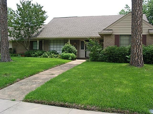 1st image of 900 Glen Vista Dr S