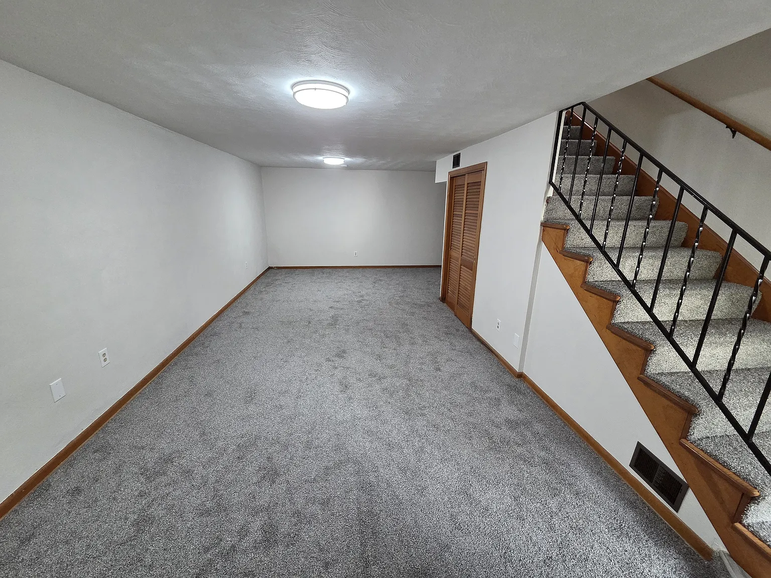 2 bed, 1.5 bath, 1557 sqft, $1,300 — Photo 3