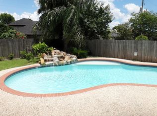 2871 Community Dr, Alvin, TX 77511