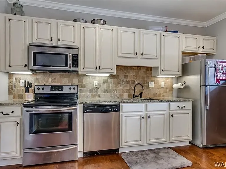 820 Frank Thomas Ave #108 — Photo 7