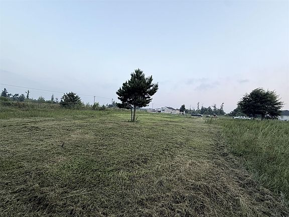 5th image of 540 Road 5705