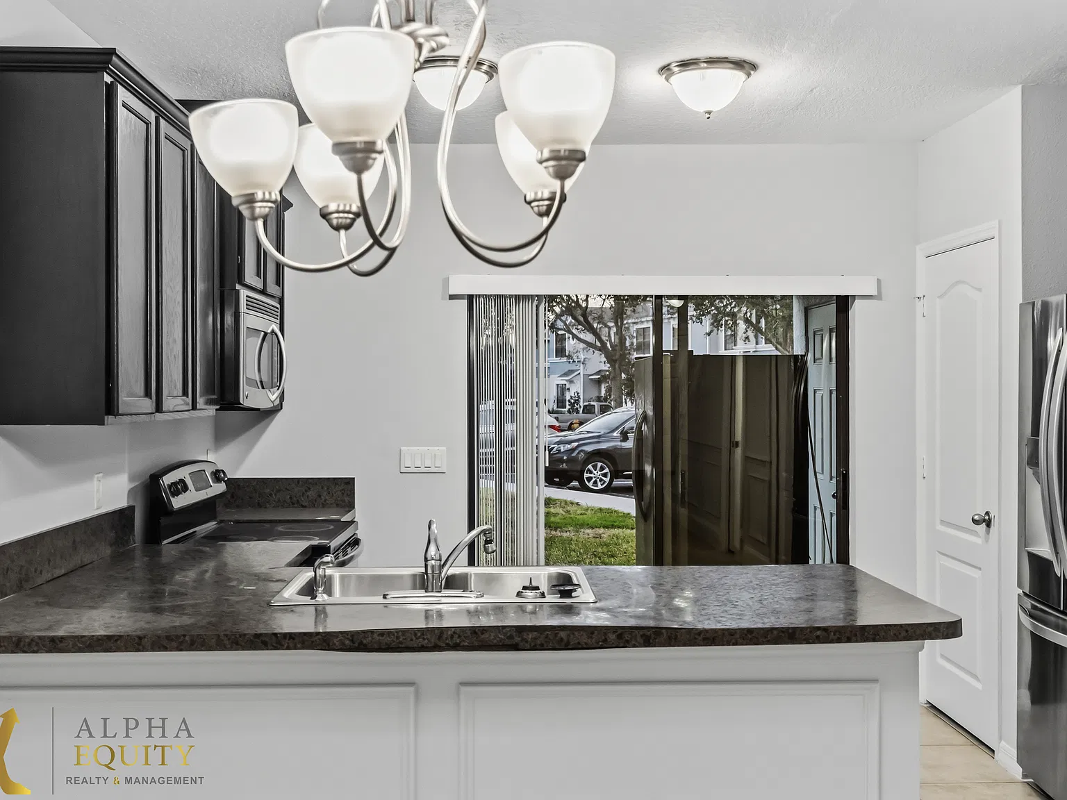 2 bed, 2.5 bath, 1056 sqft, $1,700 — Photo 2
