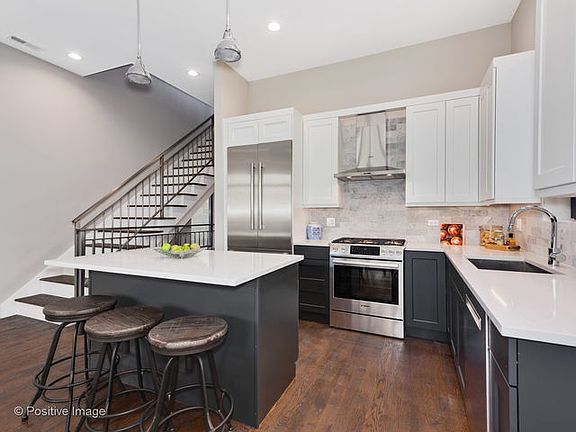 5th image of 1106 N Marshfield Ave #3