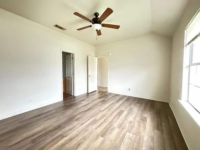 3202 Toledo Dr #A — Photo 10