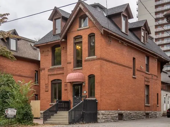 431 Gilmour St, Ottawa, ON K2P 0R5