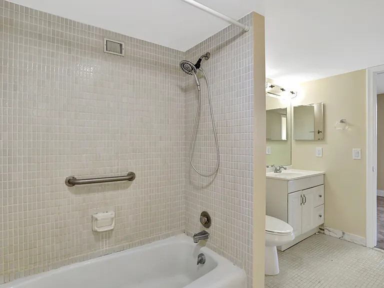3 Royal Palm Way — Photo 31