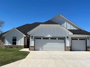 4520 Red Bird Rd, Shawnee, OK 74804