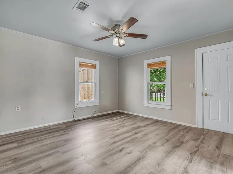 803 N Banks St — Photo 6