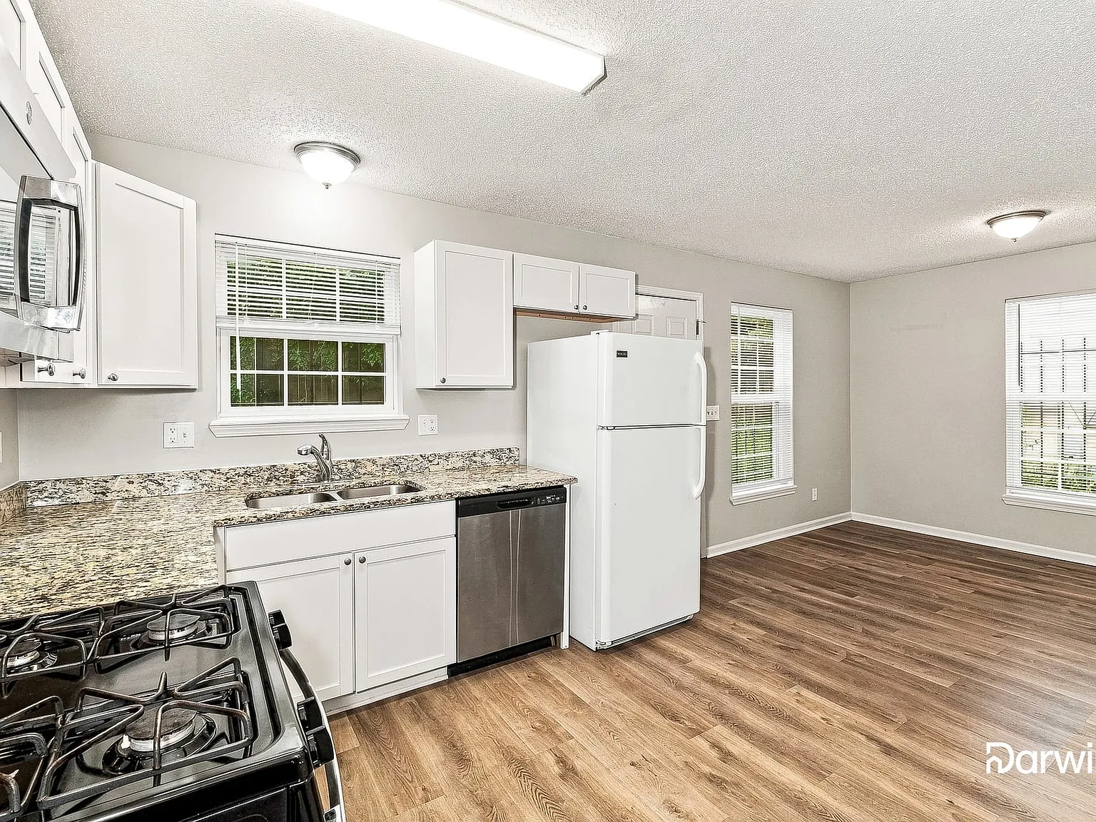 4 bed, 2.0 bath, 2008 sqft, $1,950 — Photo 3