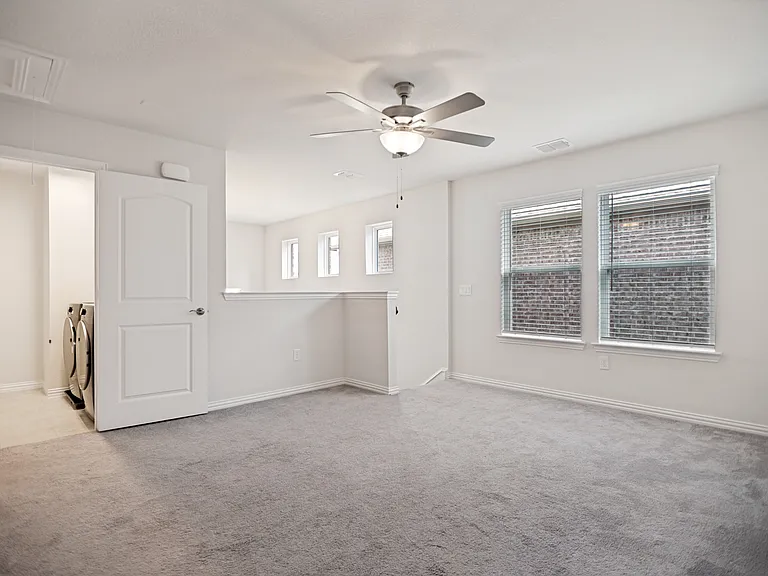 9927 Bates St — Photo 16
