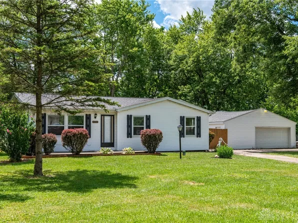 2975 N Diamond Mill Rd, Brookville, OH 45309