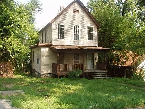 3709 Sylvan Pl photo 1