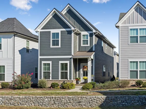 442 Queen Ln, Gallatin, TN 37066