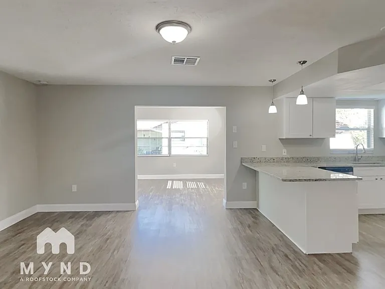9116 Glen Moor Ln — Photo 8