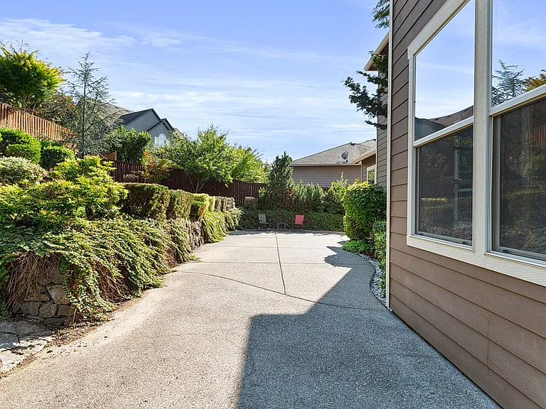 9648 SE Denali Dr — Photo 30