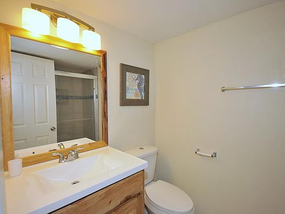 3rd image of 14401 Commodores Dr Unit 210