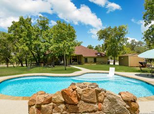 602 Cherry Rdg, Floresville, TX 78114