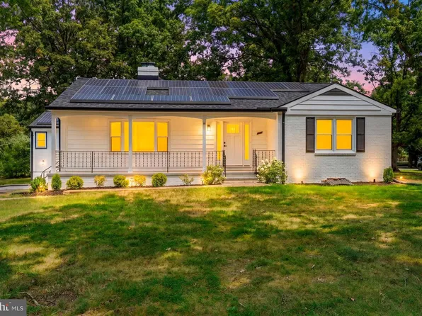 2608 Holly Dr, Fort Washington, MD 20744
