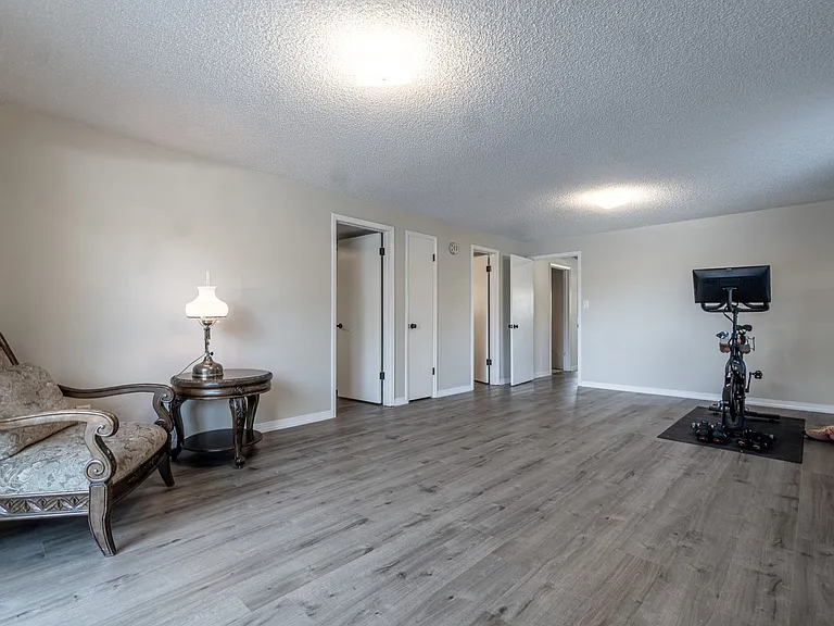 3295 W Parade Cir — Photo 26