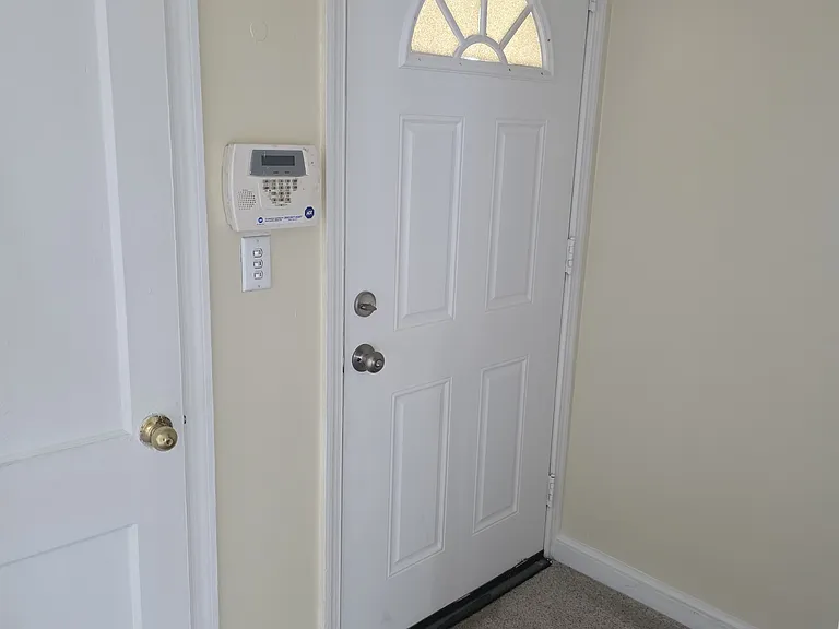 44 Virginia Ave — Photo 38