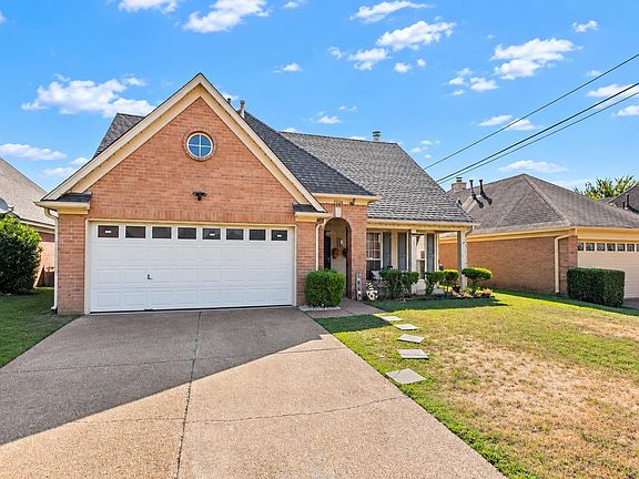 2nd image of 1326 Hazel Crest Ln