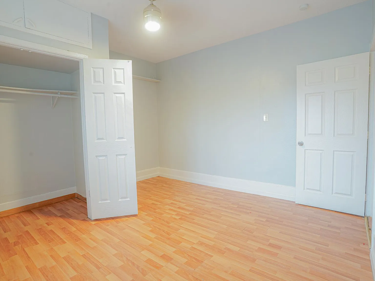 910 Booth St — Photo 3