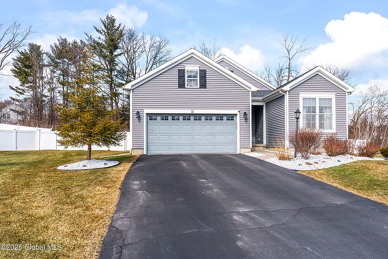 2nd image of 12 Highcroft Court