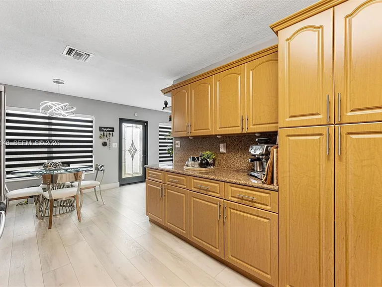 1300 SW 34th Ave — Photo 7