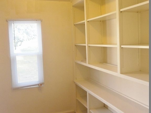 4th image of 1021 5th St #8