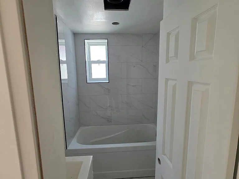 567 Woolwich St #1 — Photo 4
