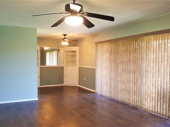 4th image of 724 115th Ave N APT 2201