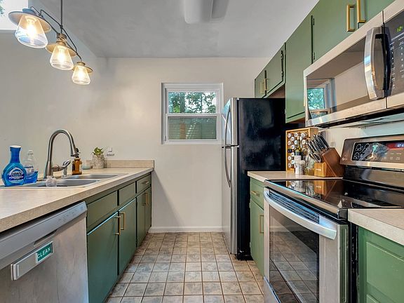 3rd image of 165 Whetherbine Way W
