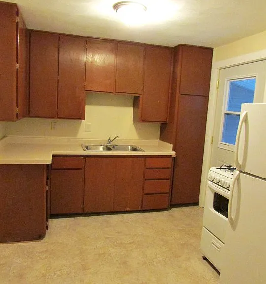 2702 Dahle St — Photo 5
