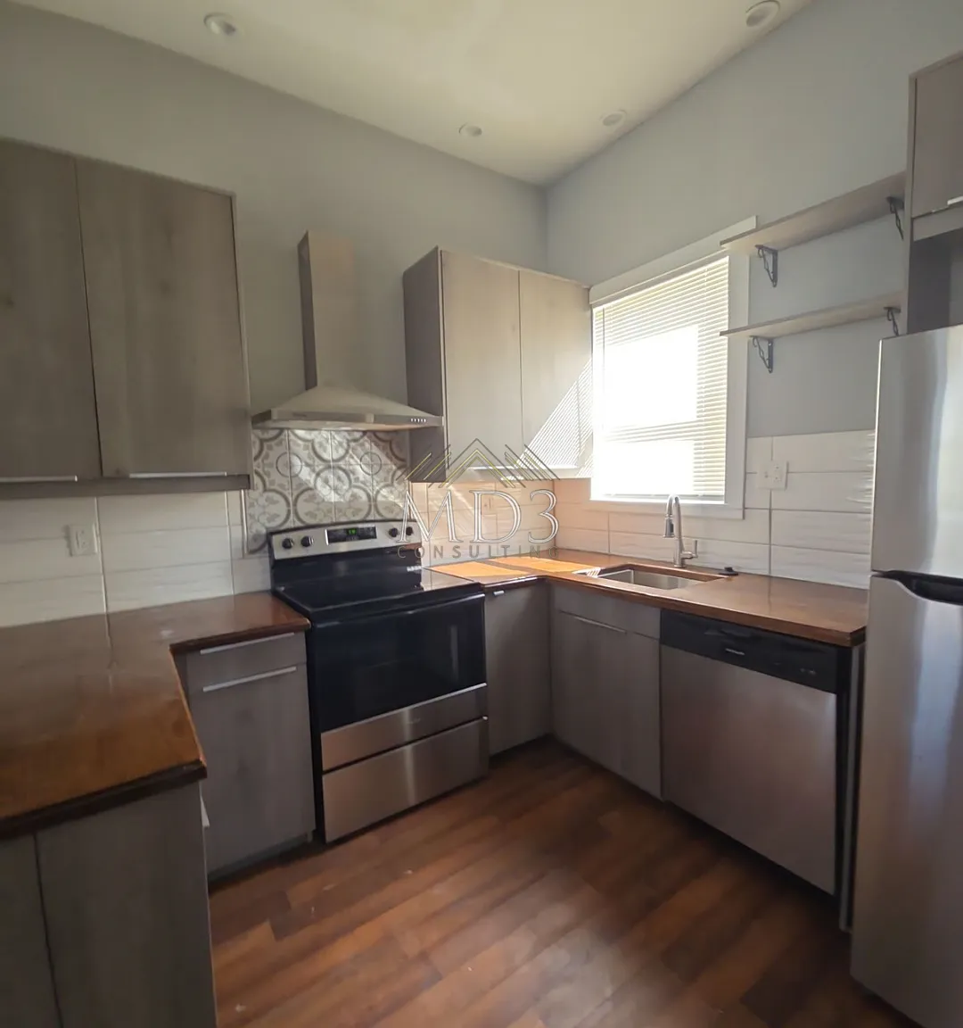3 bed, 1863 sqft, $2,600 — Photo 1
