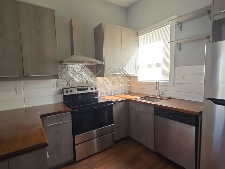 2812 Nebraska Ave — Photo 1