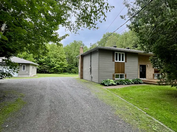 9 Marine Dr SE, Blind River, ON P0R 1B0