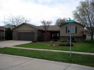 43002 Hillcrest Dr, Sterling Heights, MI 48313