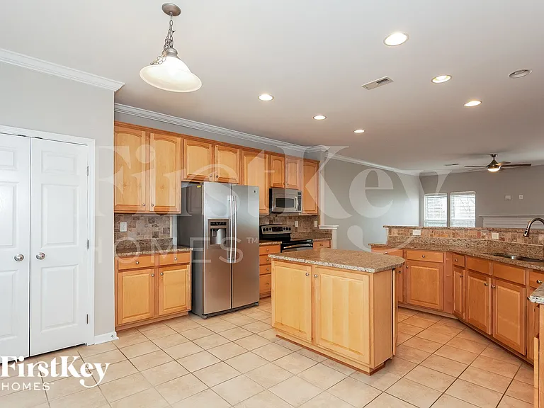 15507 Troubadour Ln — Photo 6