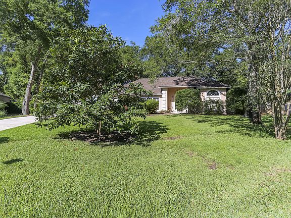 4th image of 208 Canton Ct