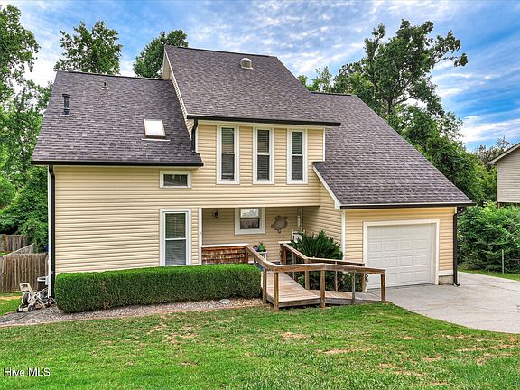 3rd image of 519 Fairfield Way