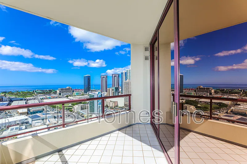 2 bed, 2.0 bath, 911 sqft, $4,300 — Photo 3
