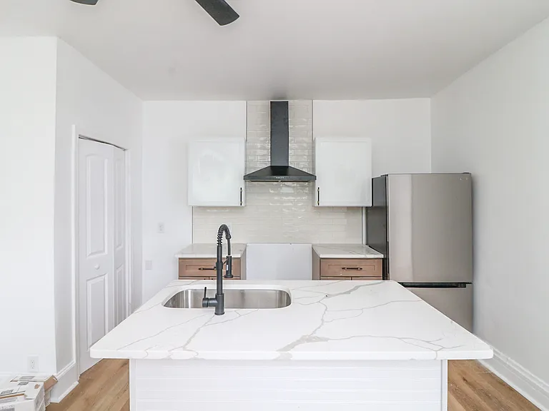1527 Greenup St #1 — Photo 1