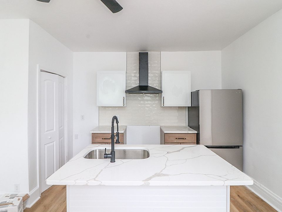 1st image of 1527 Greenup St #1